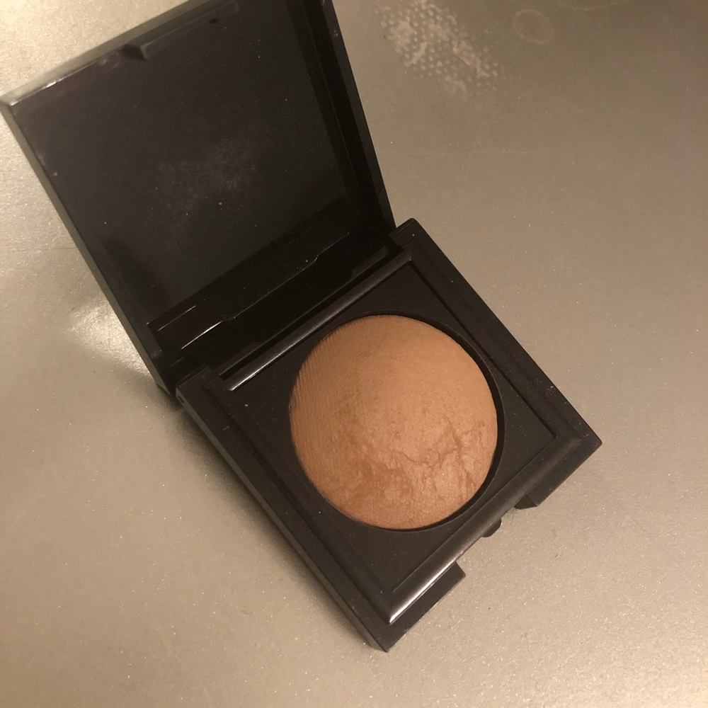 Laura Mercier bronzer